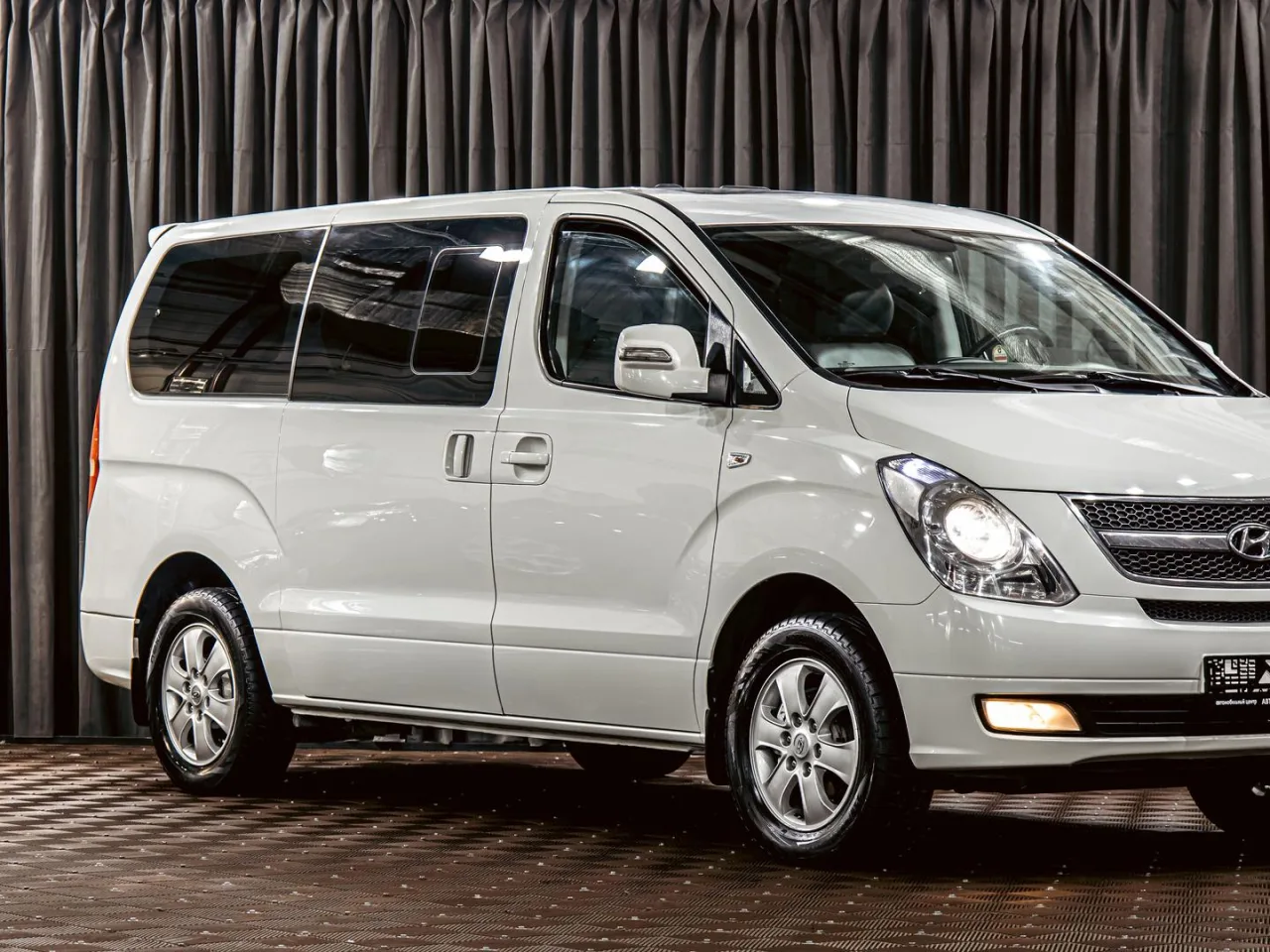 Hyundai Grand Starex