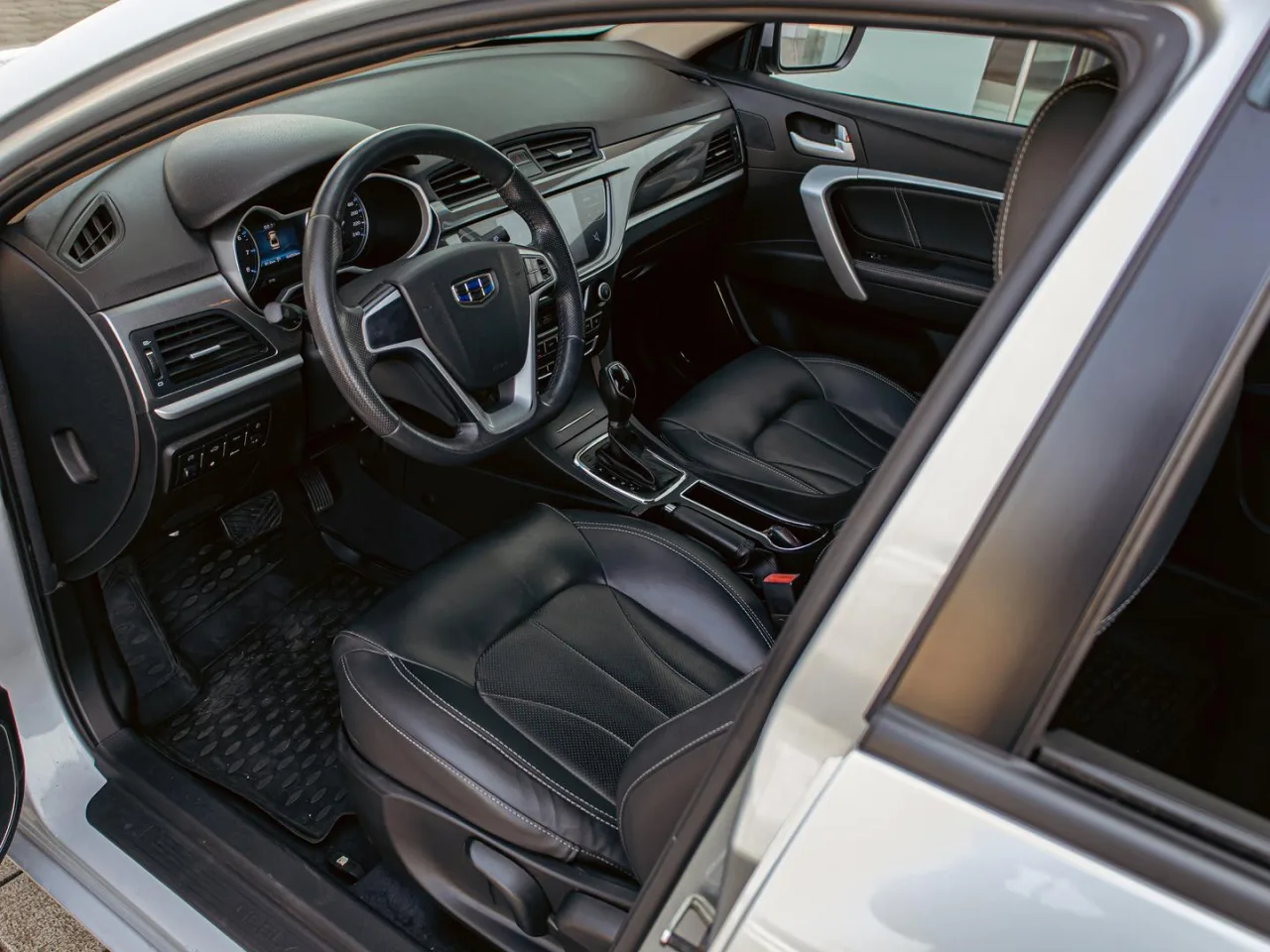 Geely Emgrand 7