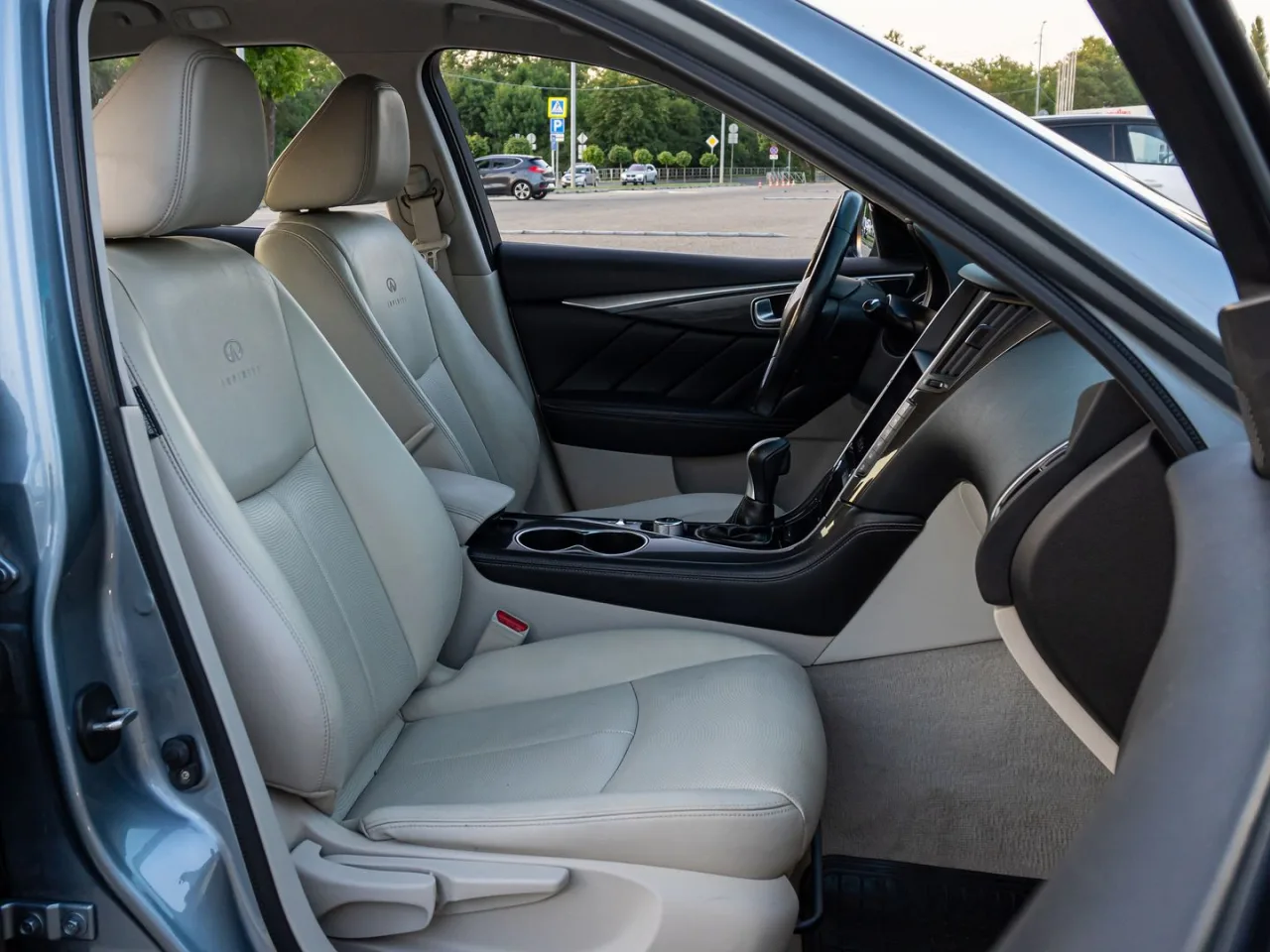 Infiniti Q50