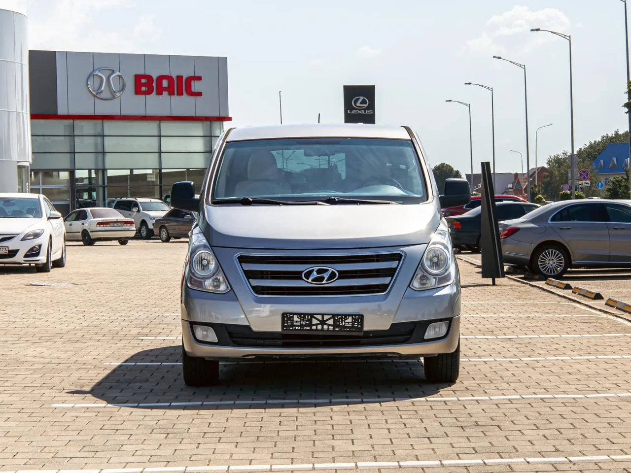 Hyundai H-1