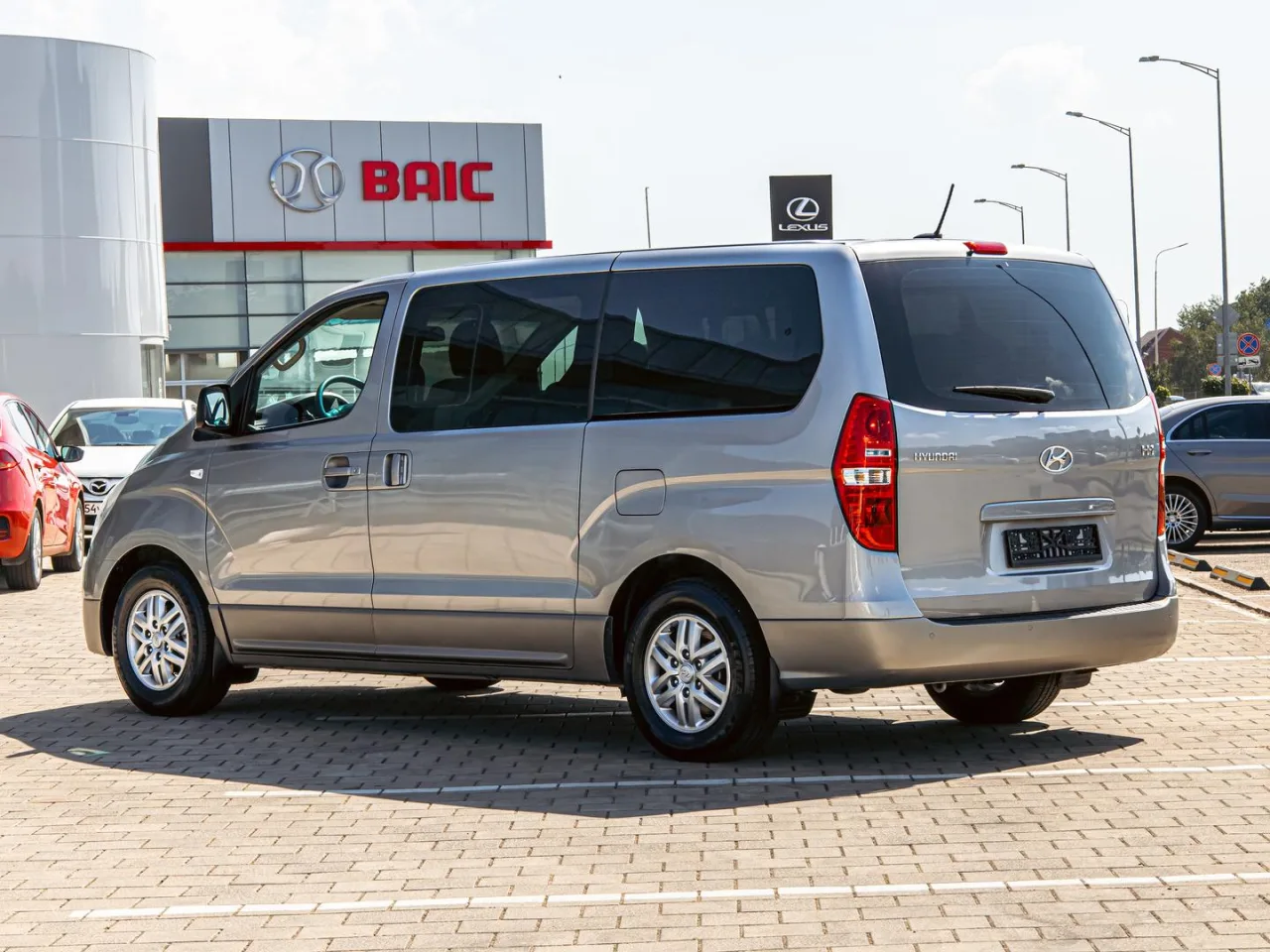 Hyundai H-1