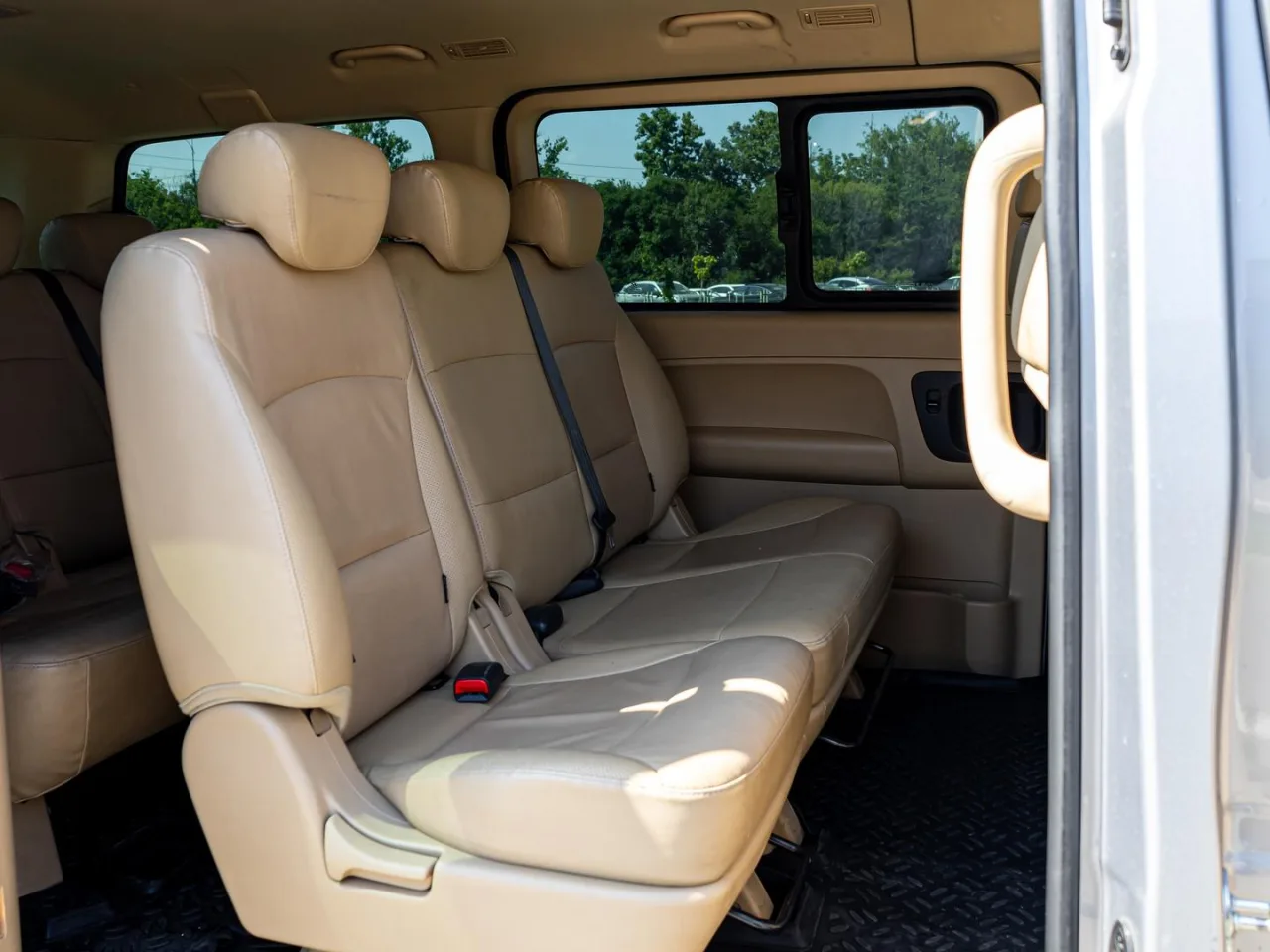 Hyundai H-1