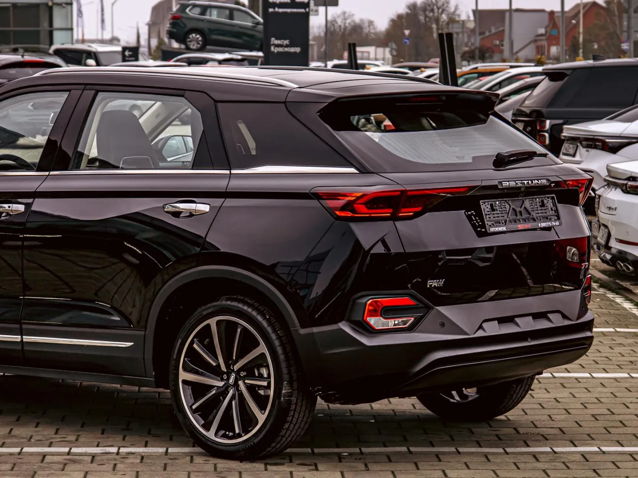 FAW Bestune T77