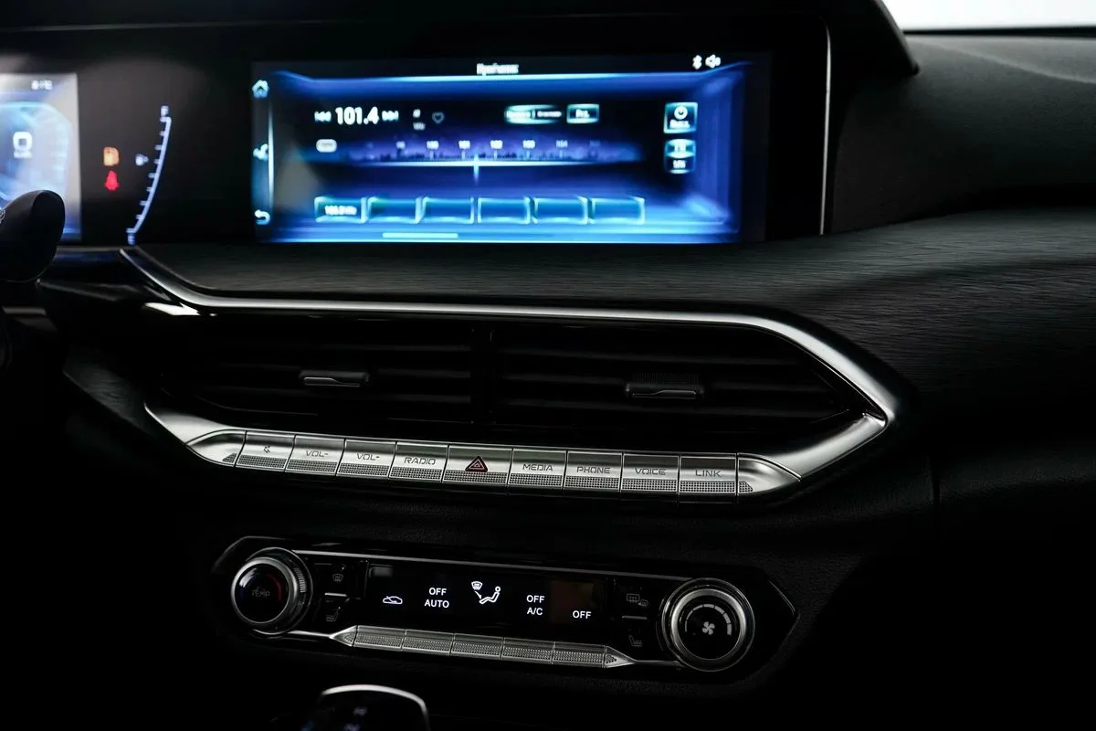 FAW Bestune T77