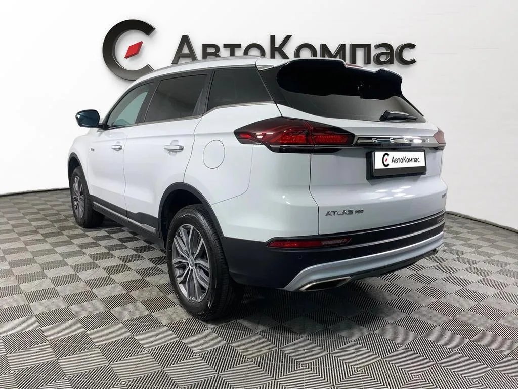 Geely Atlas Pro
