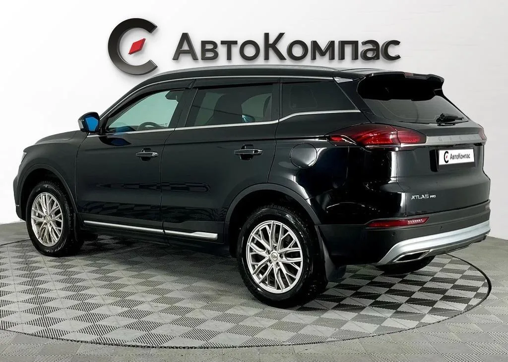 Geely Atlas Pro