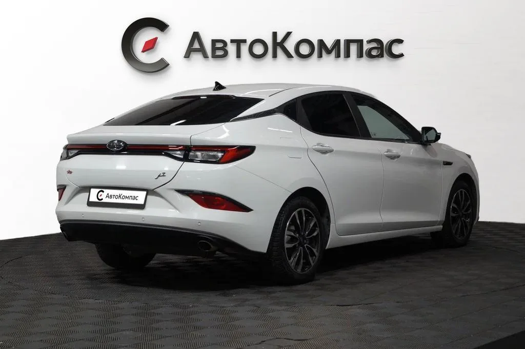 JAC J7