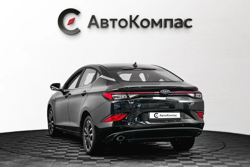 JAC J7