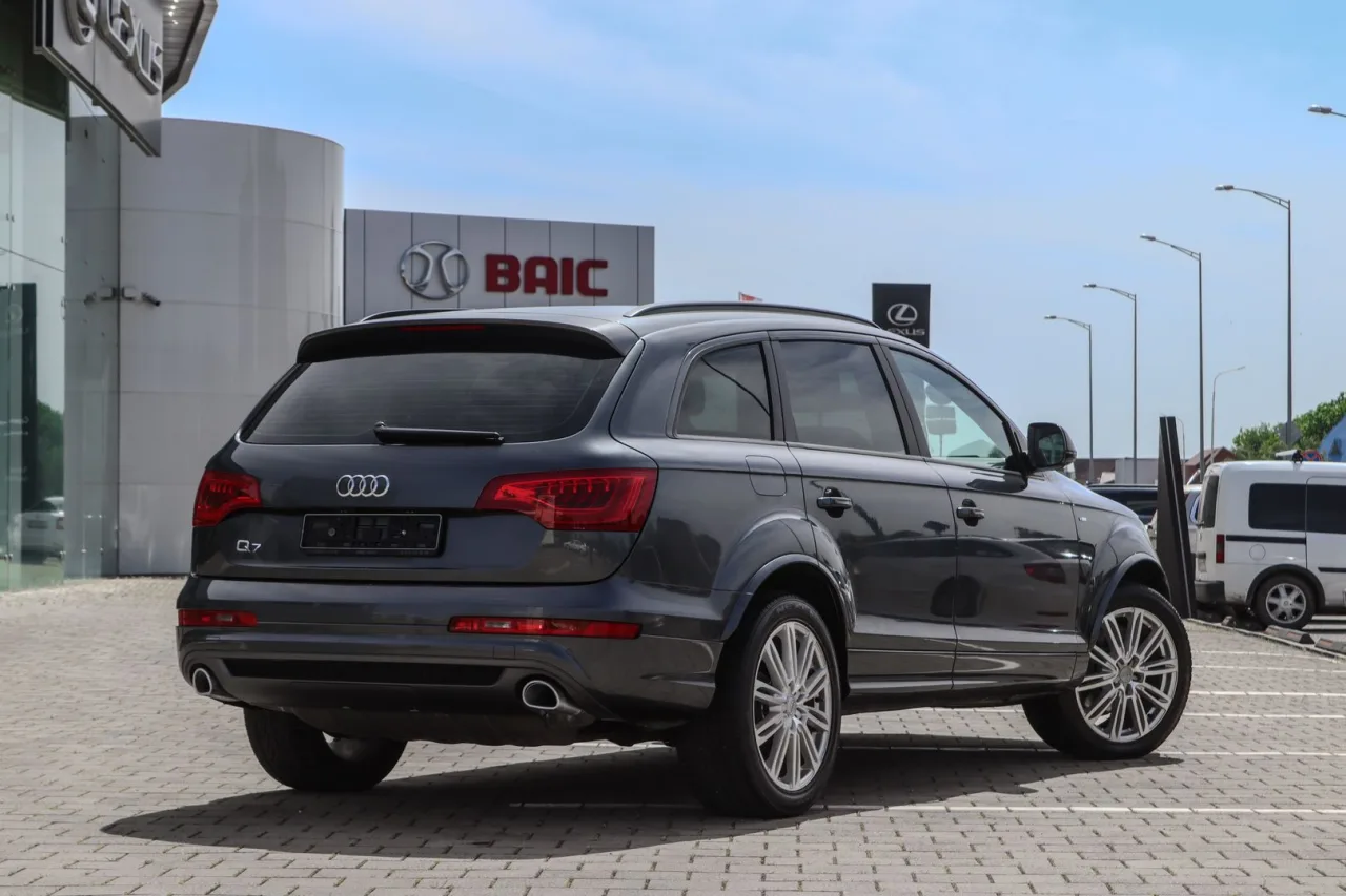 Audi Q7