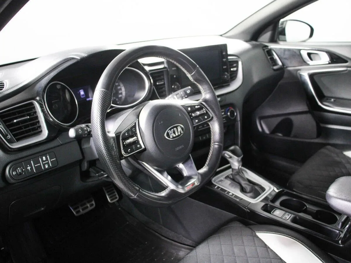 Kia Proceed