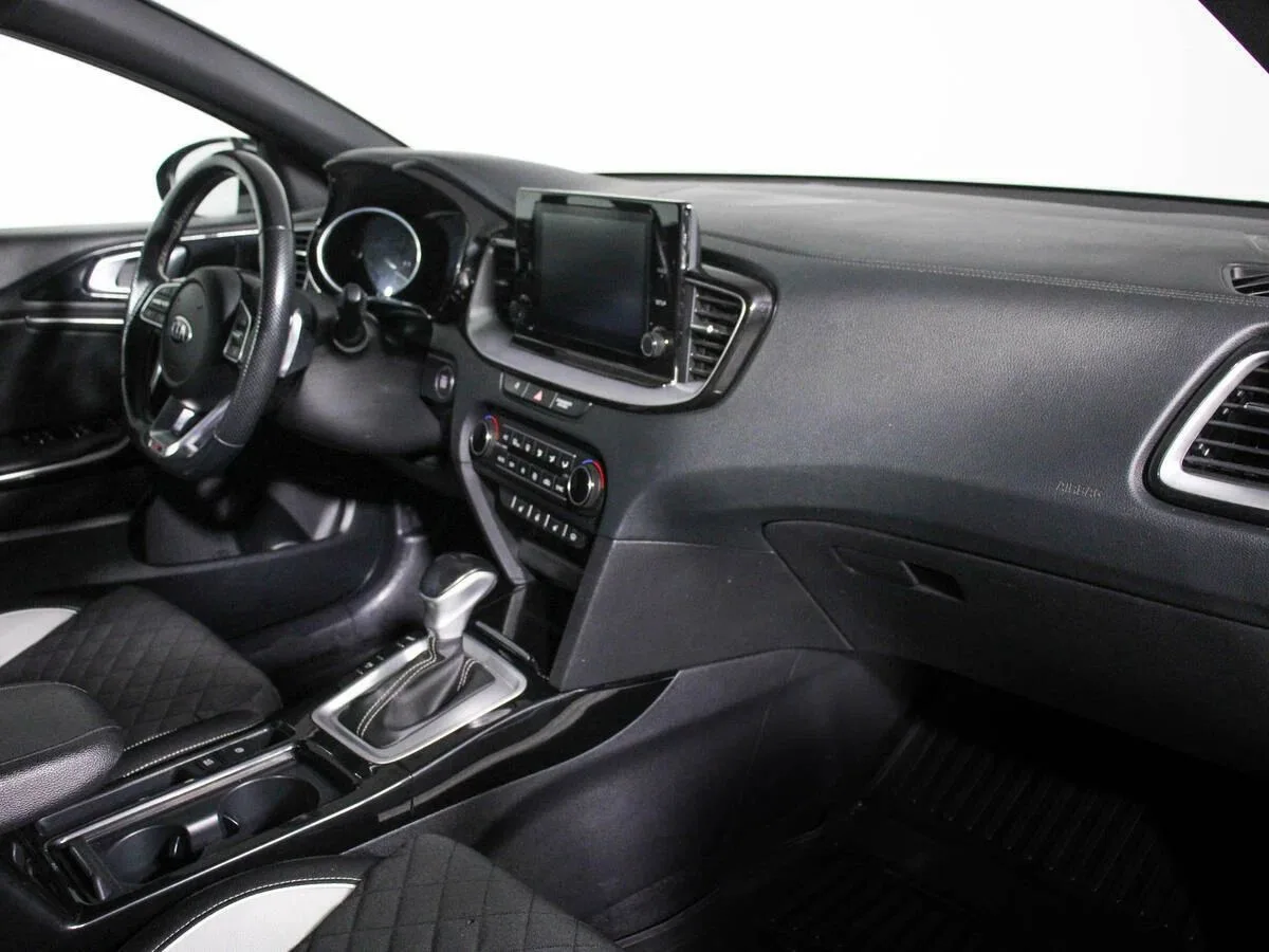 Kia Proceed