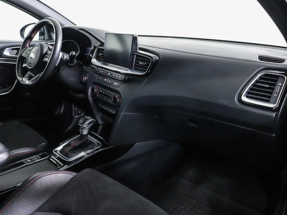 Kia Proceed