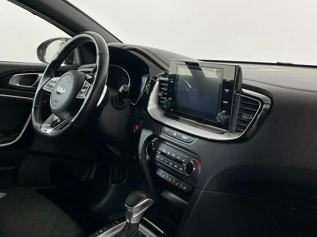 Kia Proceed