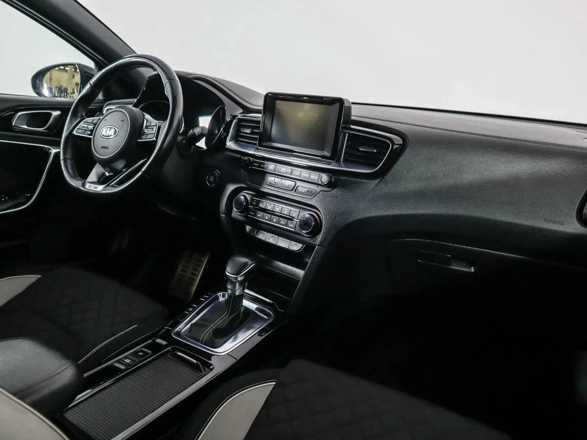 Kia Proceed
