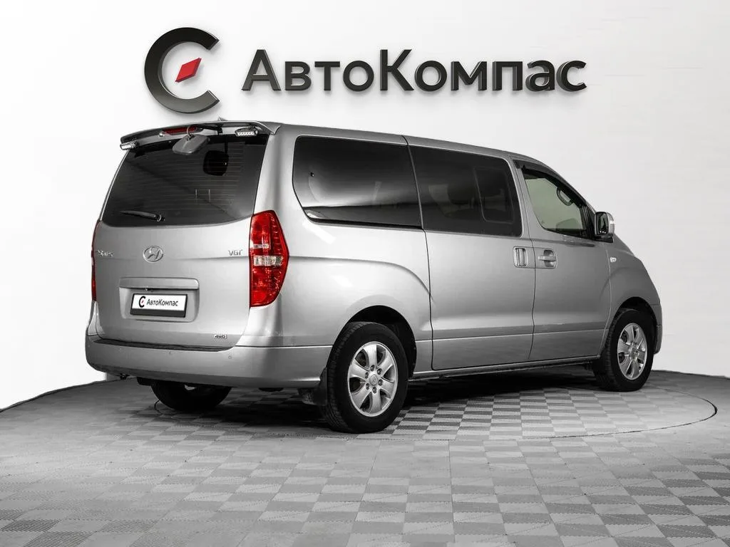 Hyundai Grand Starex