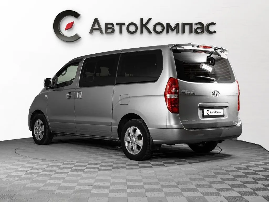 Hyundai Grand Starex