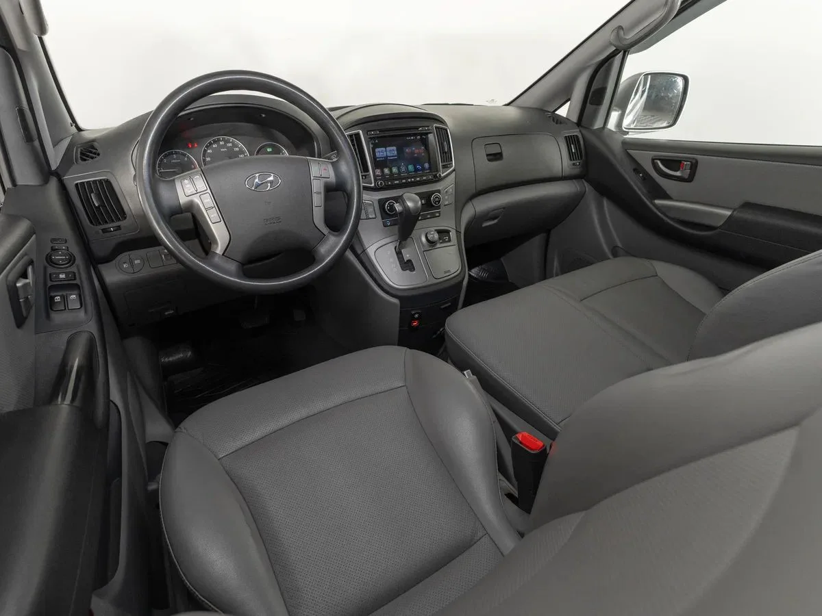 Hyundai Grand Starex