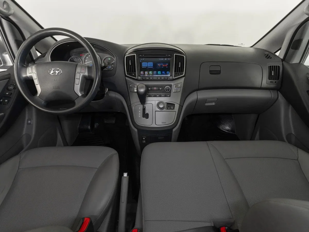 Hyundai Grand Starex