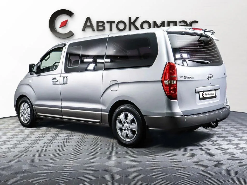 Hyundai Grand Starex