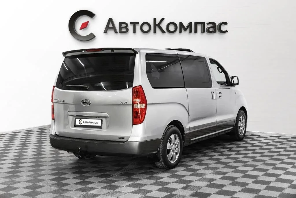 Hyundai Grand Starex