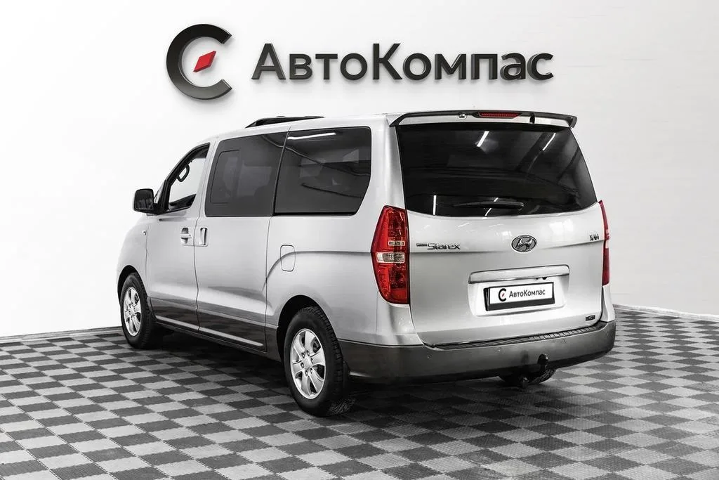 Hyundai Grand Starex