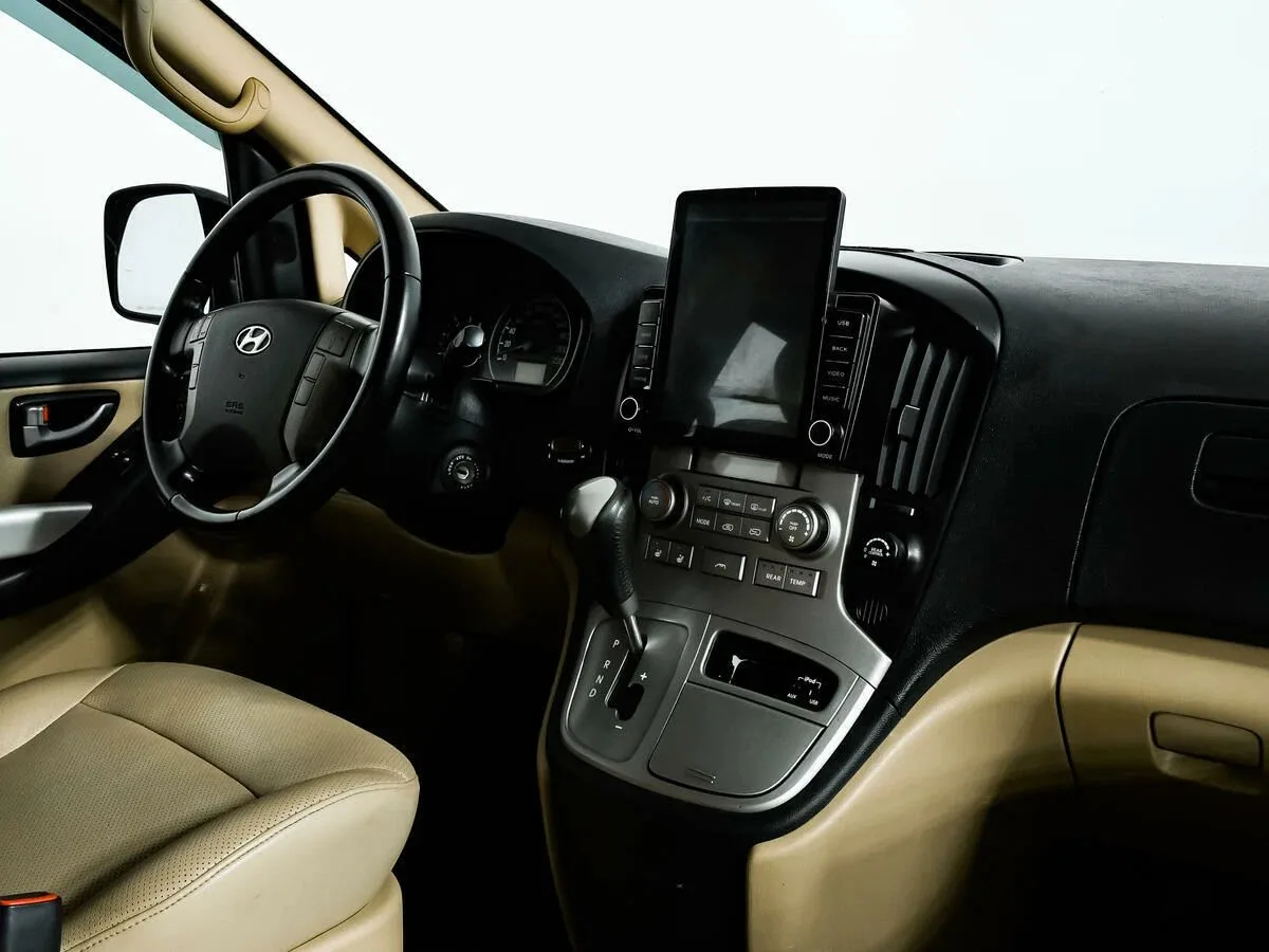 Hyundai Grand Starex