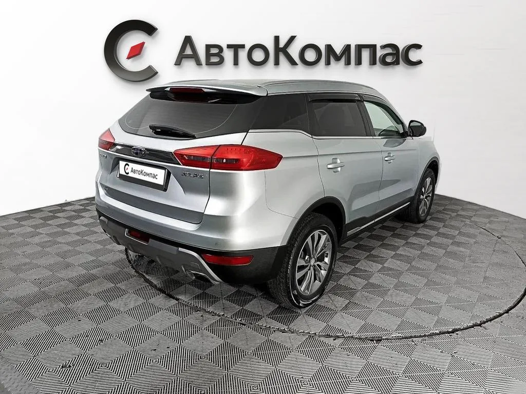 Geely Atlas