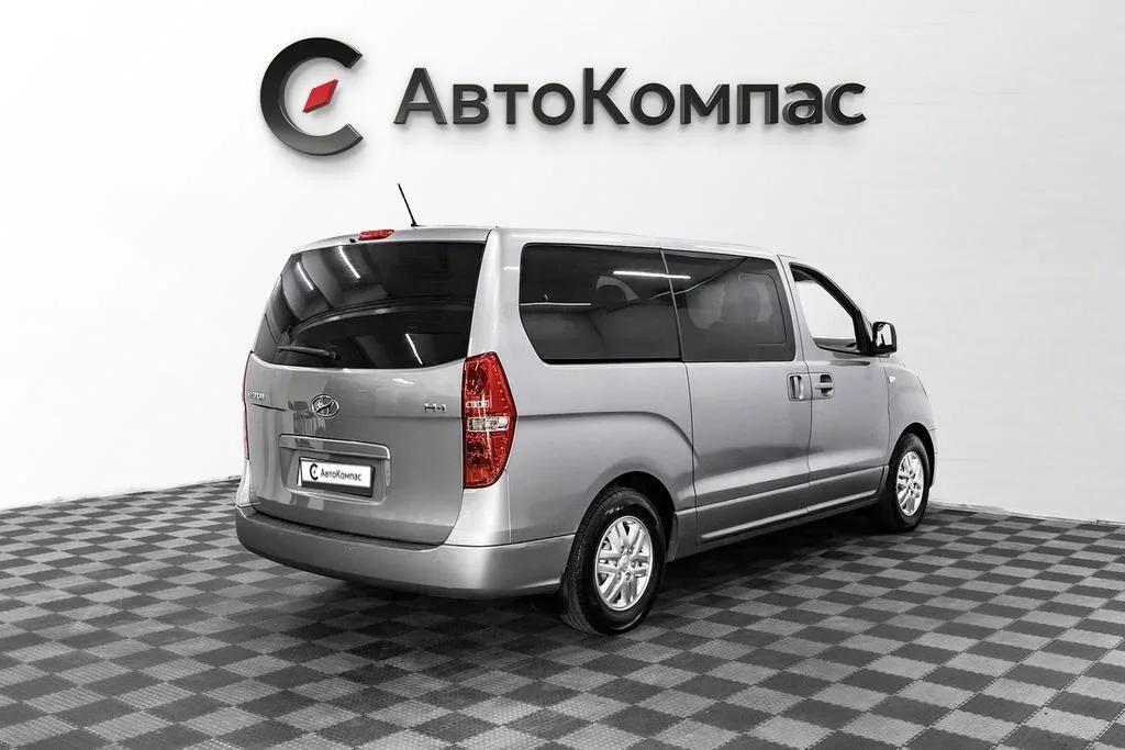 Hyundai H-1