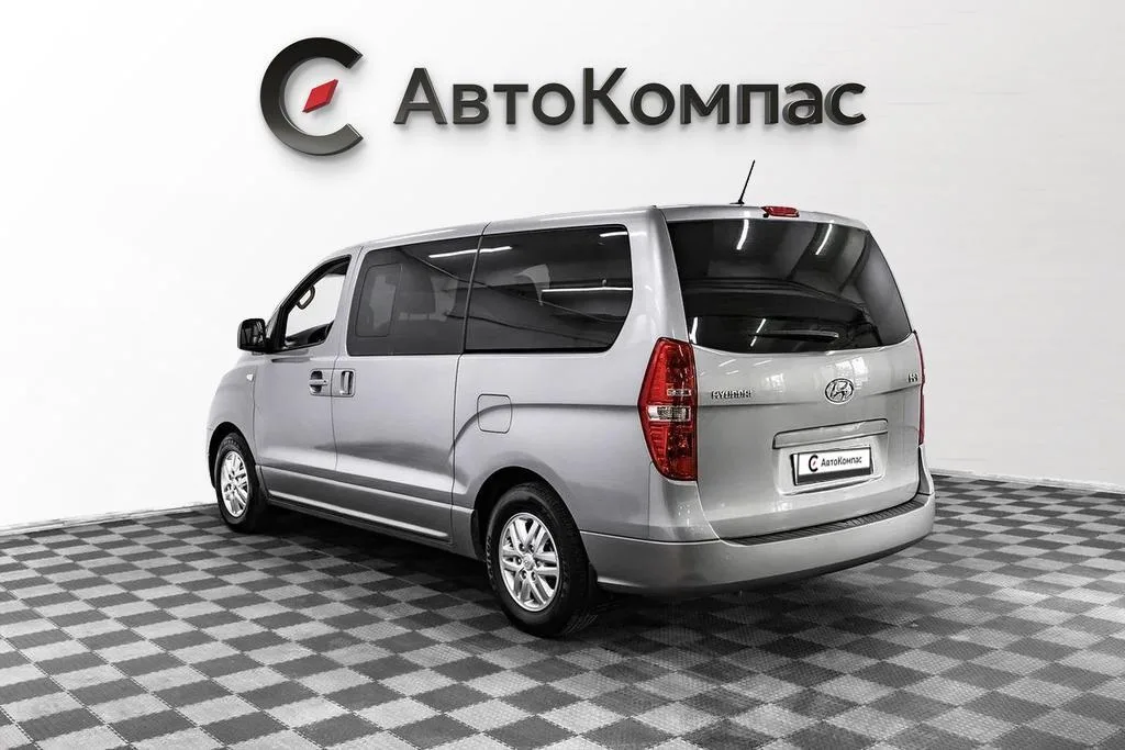 Hyundai H-1
