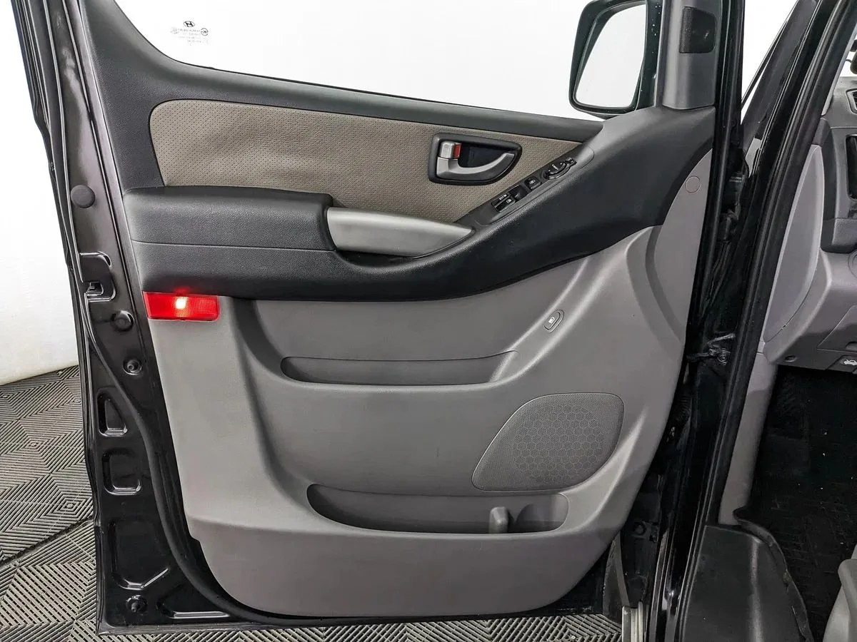 Hyundai H-1