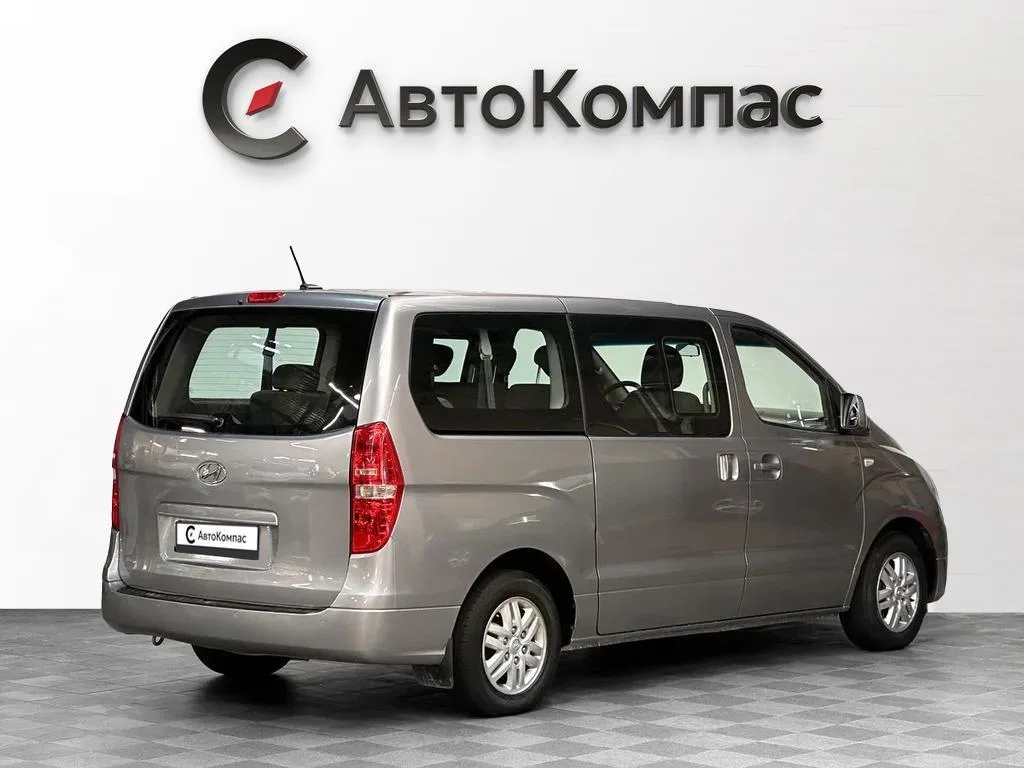 Hyundai H-1