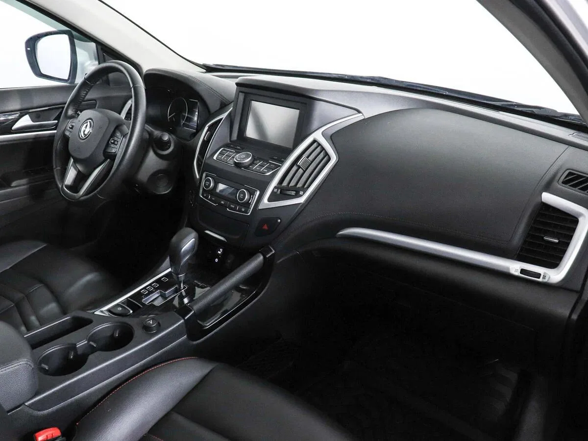 Dongfeng AX7