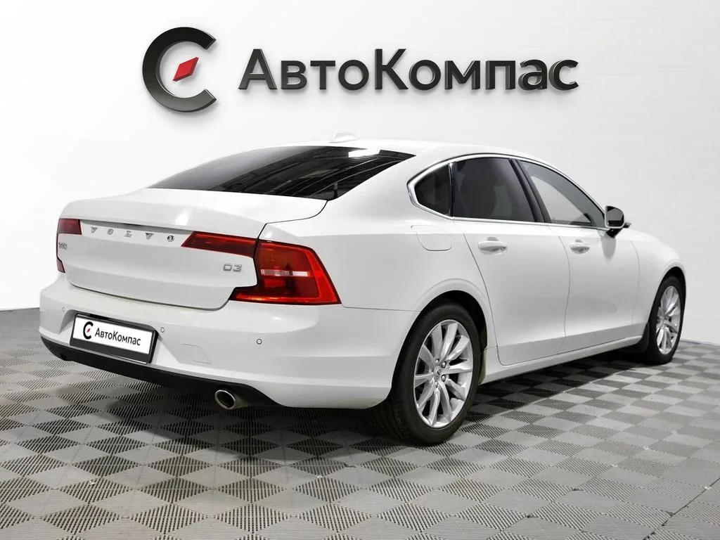 Volvo S90