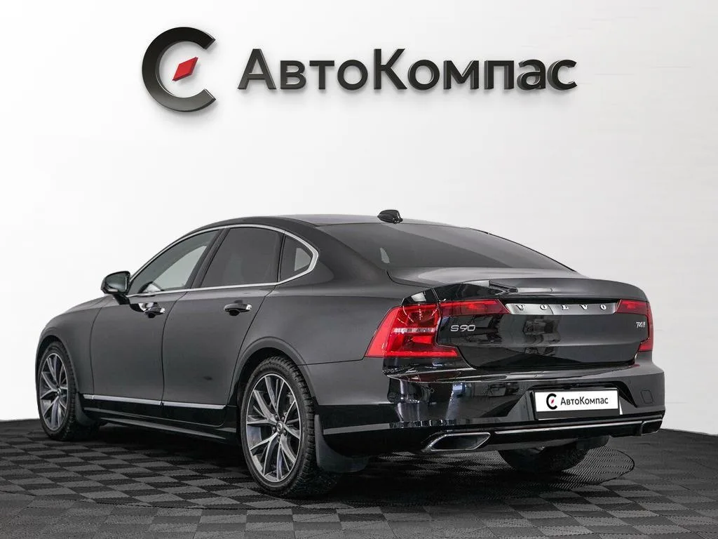 Volvo S90