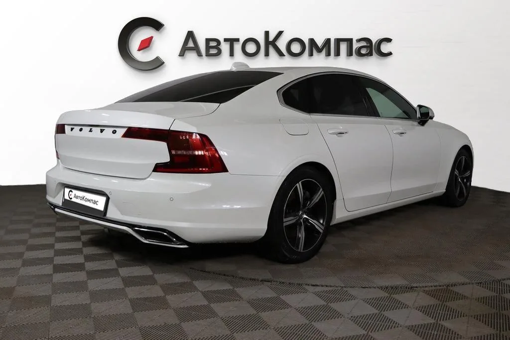 Volvo S90