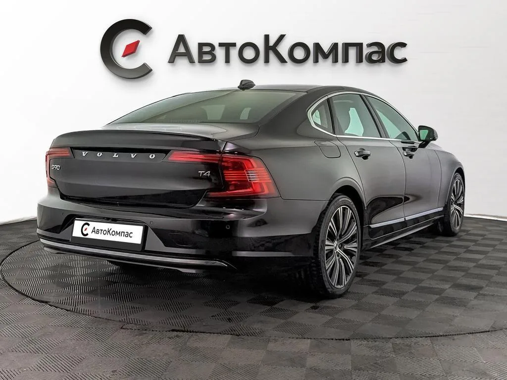 Volvo S90