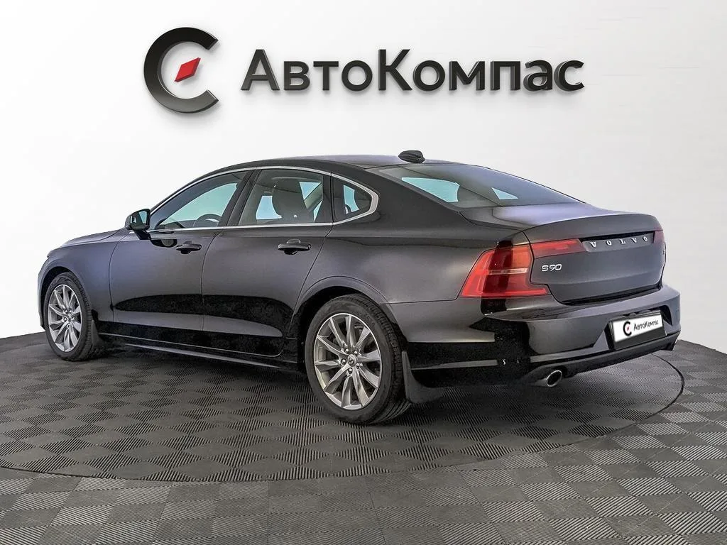 Volvo S90