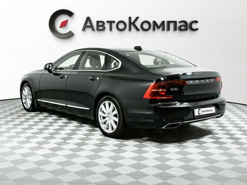 Volvo S90