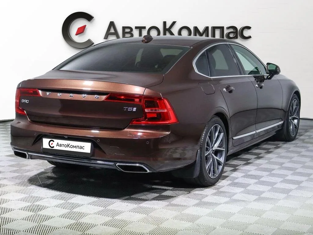Volvo S90