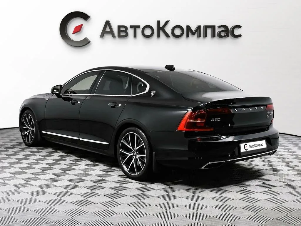 Volvo S90