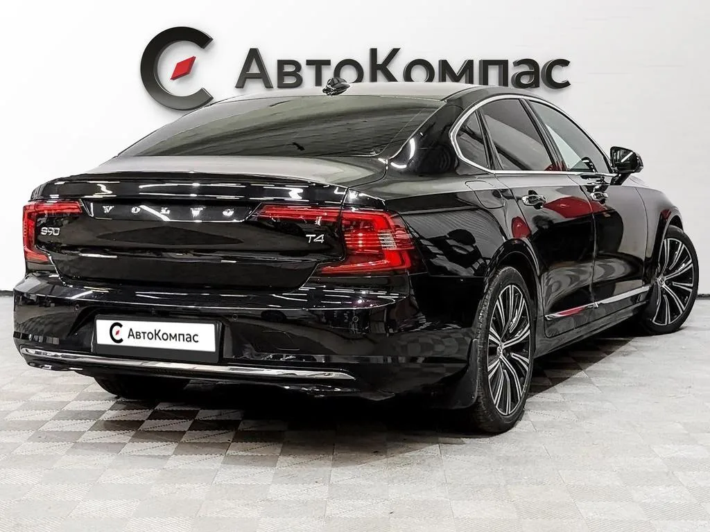 Volvo S90