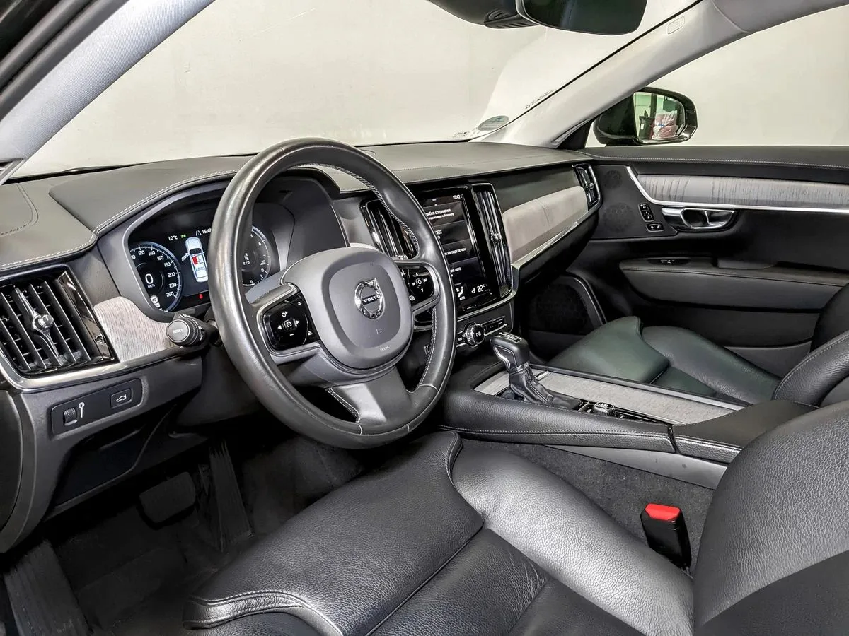 Volvo S90