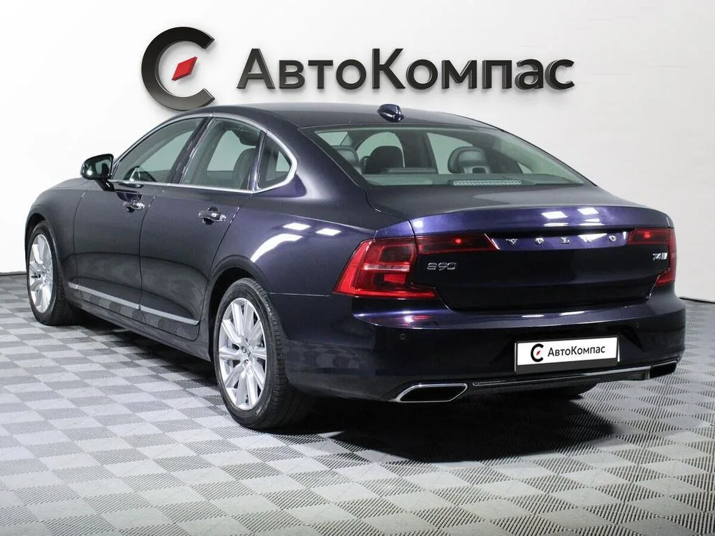 Volvo S90